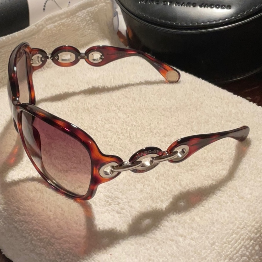 Marc Jacobs Tortoise Shell Sunglasses - Picture 5 of 8